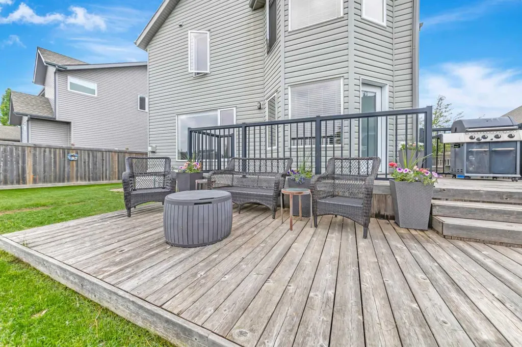 2111 56 Avenue Lloydminster AB T9V 2W2
