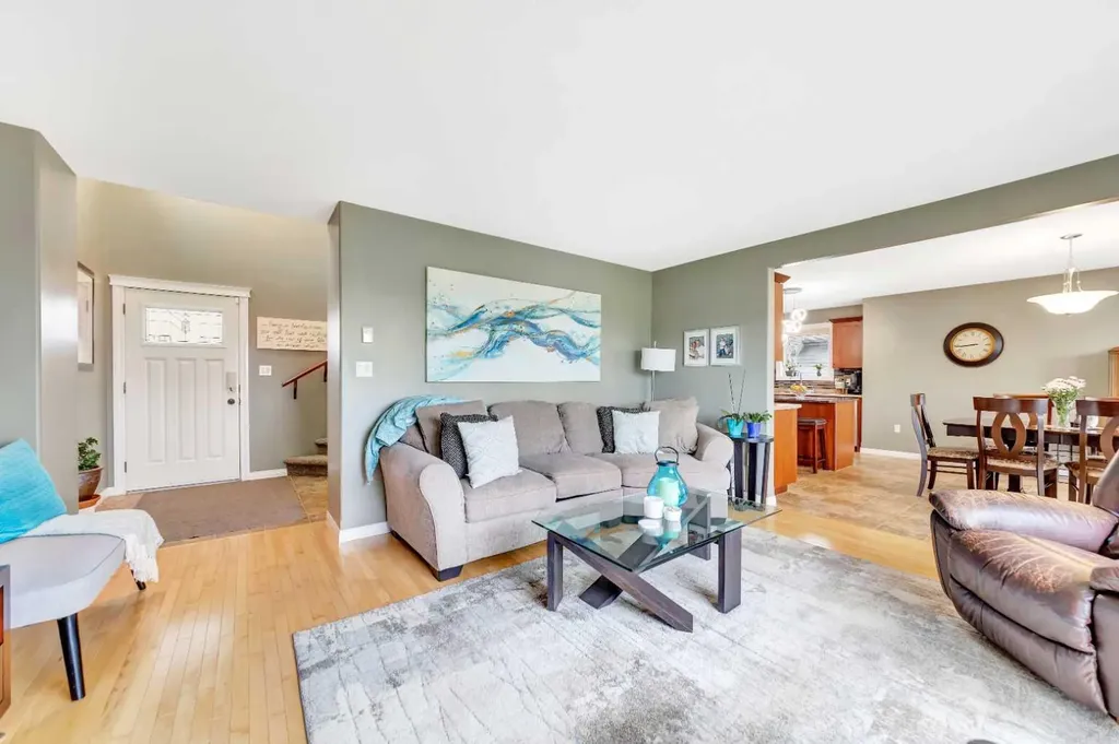 2111 56 Avenue Lloydminster AB T9V 2W2
