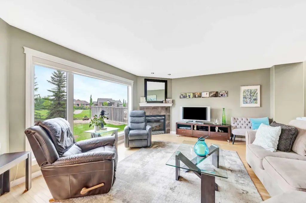 2111 56 Avenue Lloydminster AB T9V 2W2