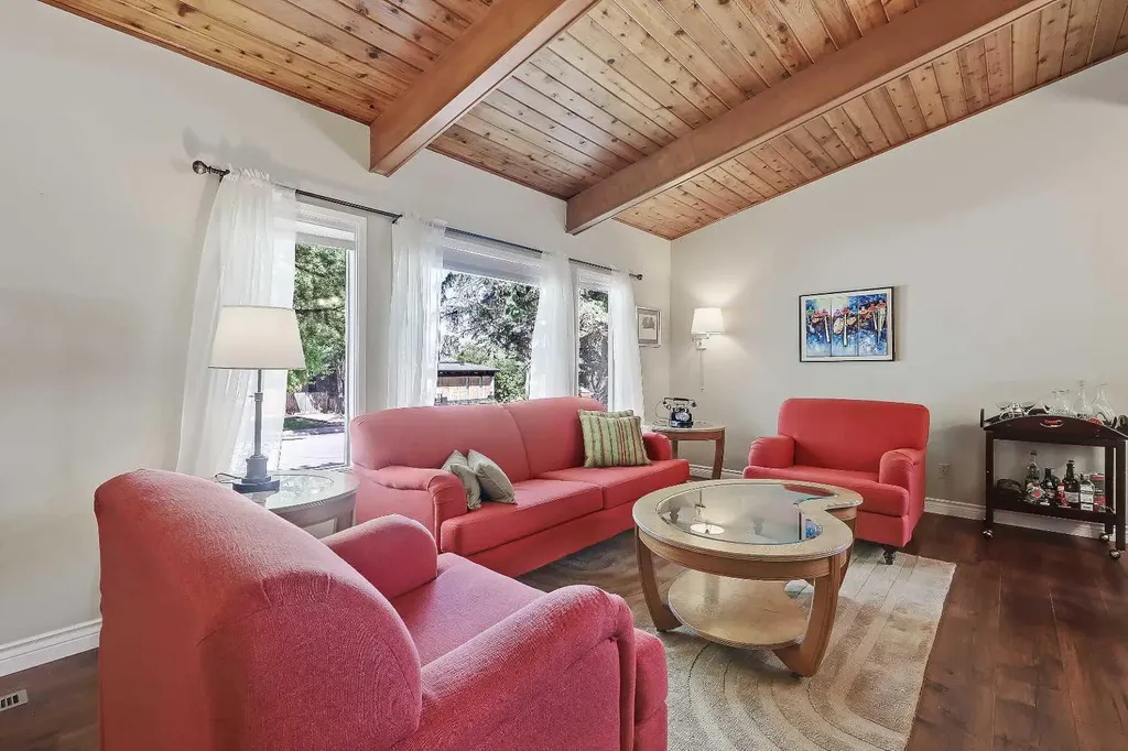 185 Springwood Drive SW Calgary AB T2W 0L2