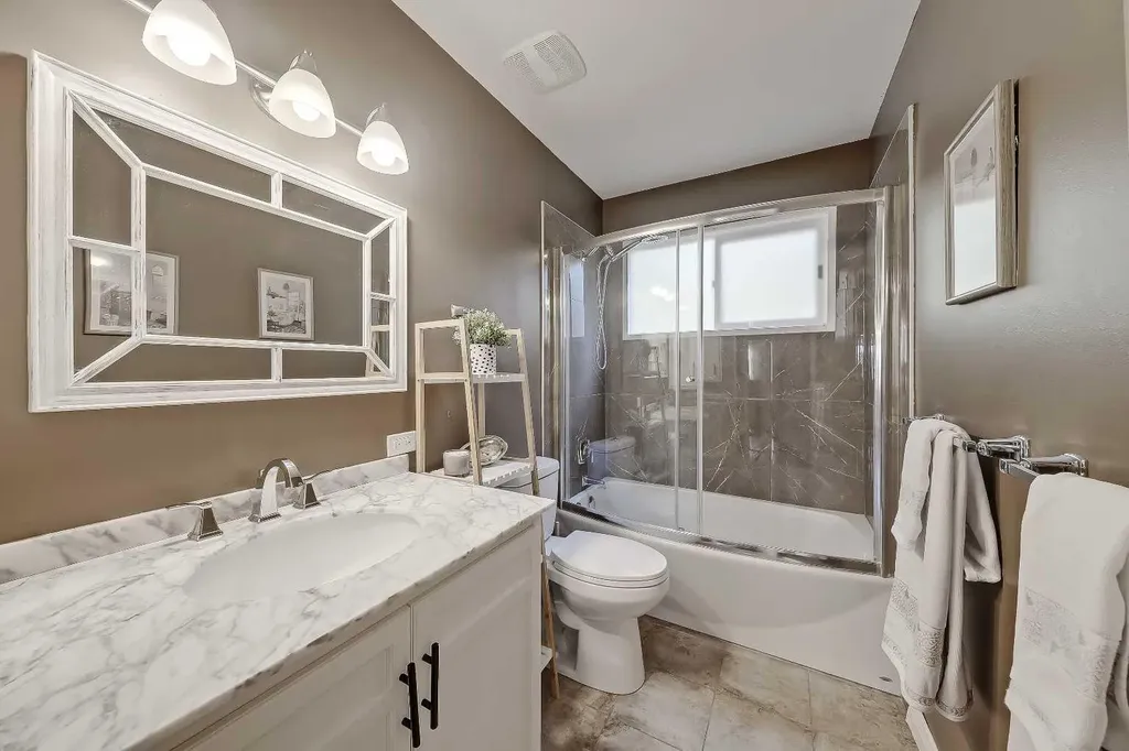 185 Springwood Drive SW Calgary AB T2W 0L2