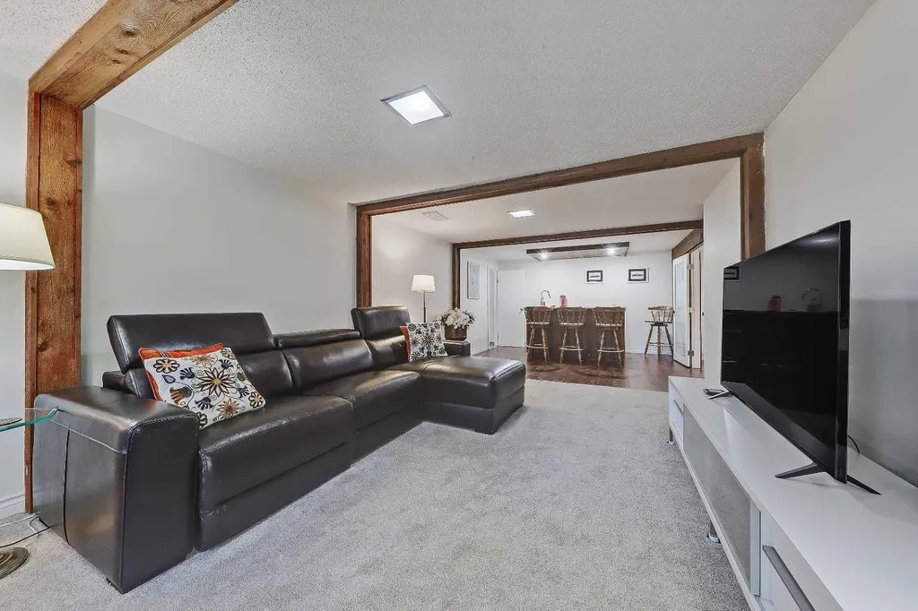 185 Springwood Drive SW Calgary AB T2W 0L2