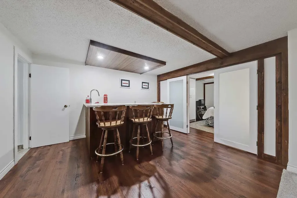 185 Springwood Drive SW Calgary AB T2W 0L2