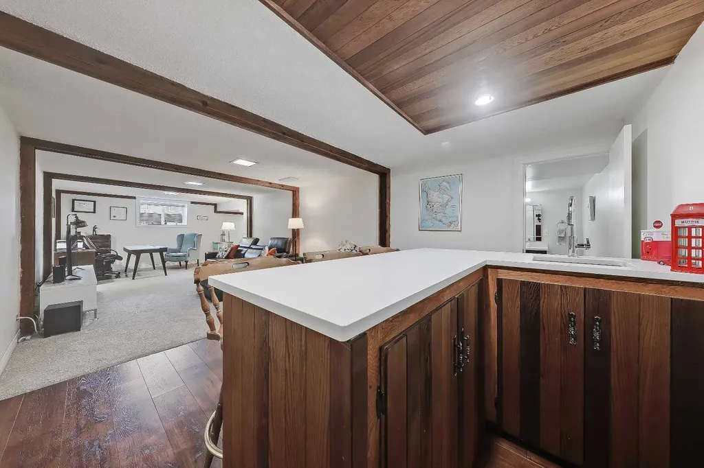 185 Springwood Drive SW Calgary AB T2W 0L2