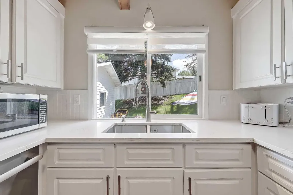 185 Springwood Drive SW Calgary AB T2W 0L2