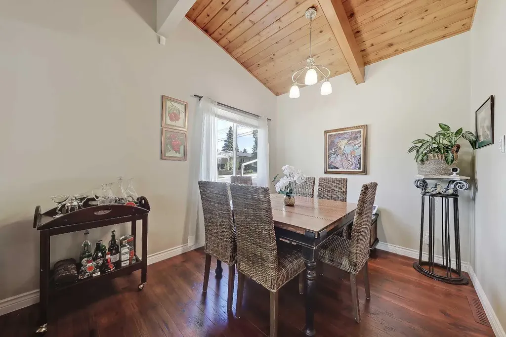 185 Springwood Drive SW Calgary AB T2W 0L2