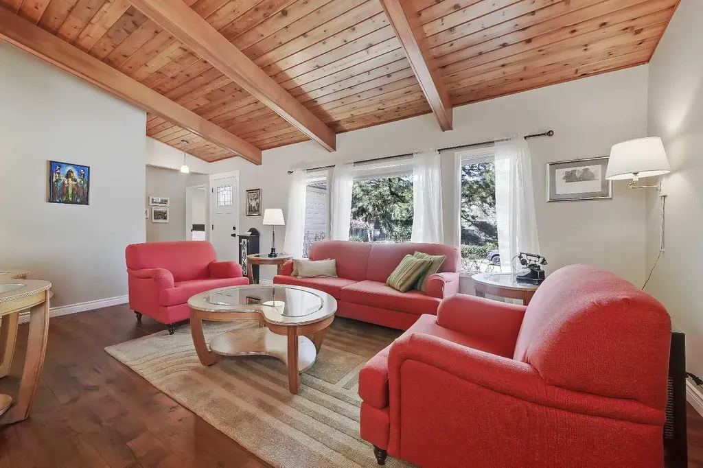 185 Springwood Drive SW Calgary AB T2W 0L2