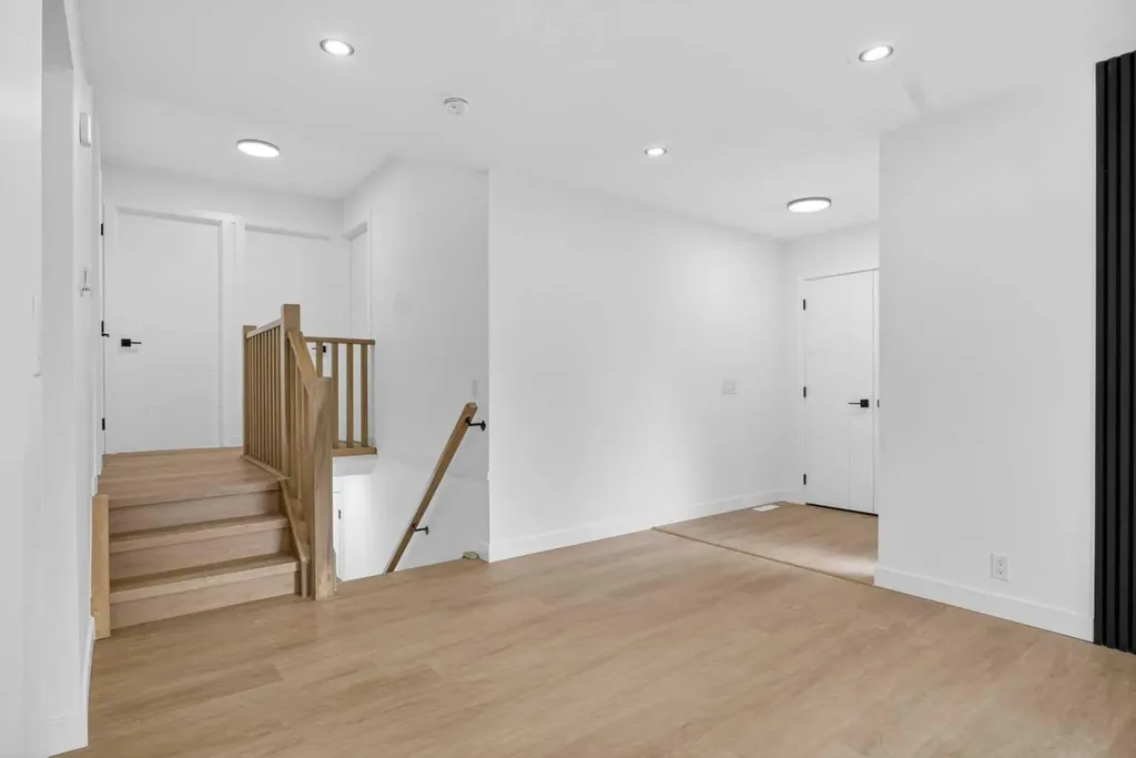 304 Beddington Circle NE Calgary AB T3K 1K7
