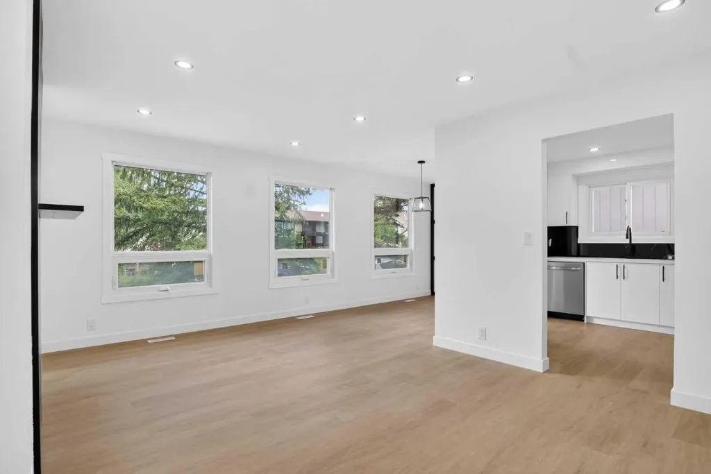 304 Beddington Circle NE Calgary AB T3K 1K7