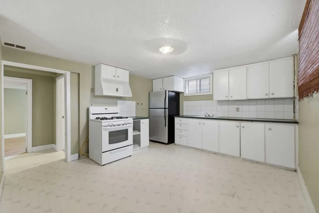 1159 Radnor Avenue NE Calgary AB T2E 5H7