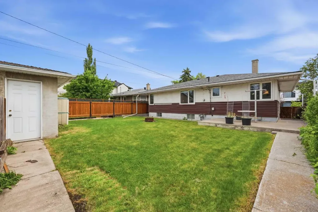 1159 Radnor Avenue NE Calgary AB T2E 5H7
