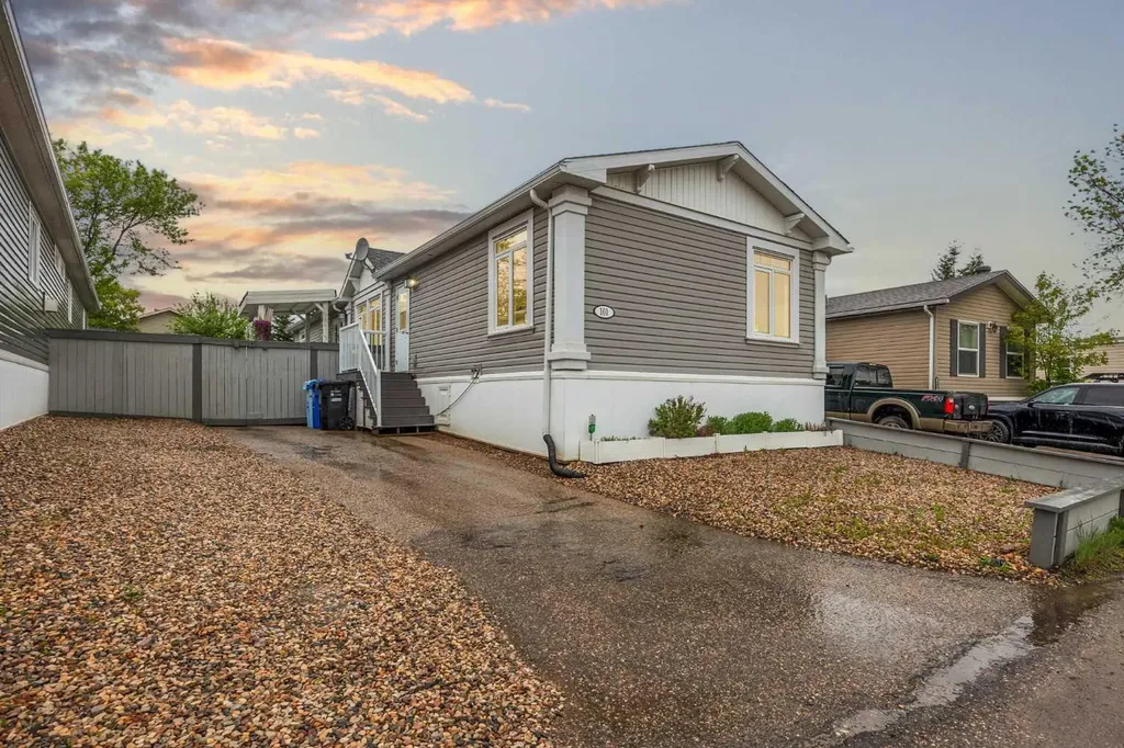 160 Grey Crescent Fort Mcmurray AB T9H 2N5