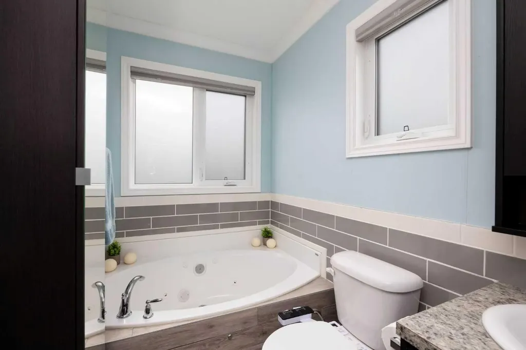 160 Grey Crescent Fort Mcmurray AB T9H 2N5