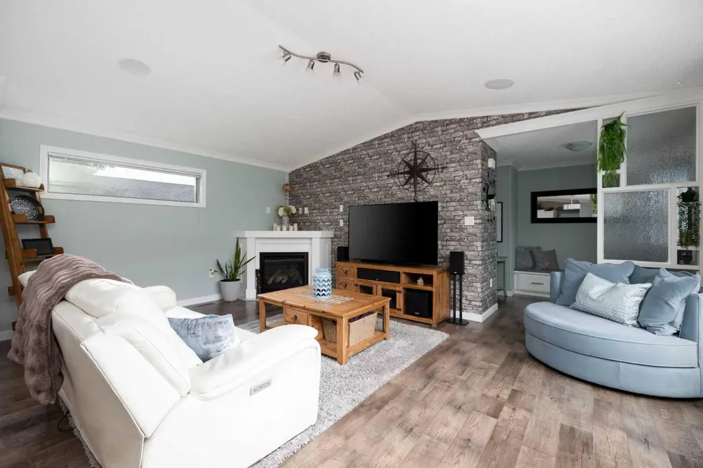 160 Grey Crescent Fort Mcmurray AB T9H 2N5