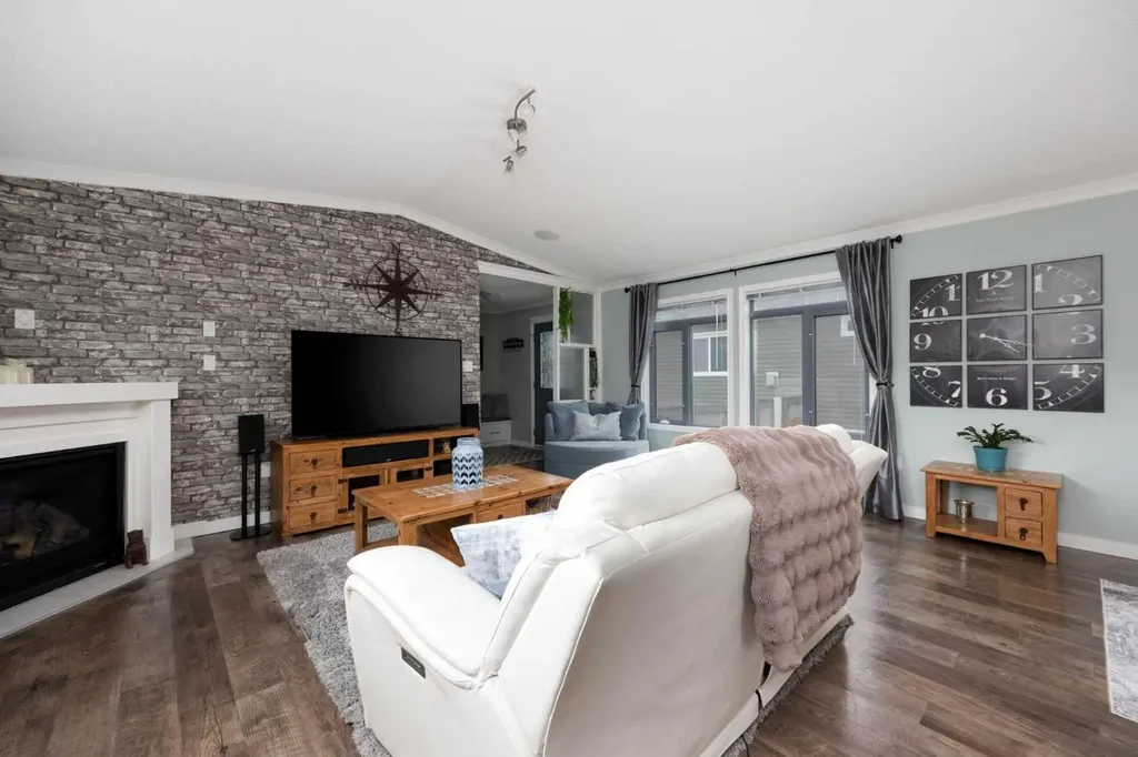 160 Grey Crescent Fort Mcmurray AB T9H 2N5
