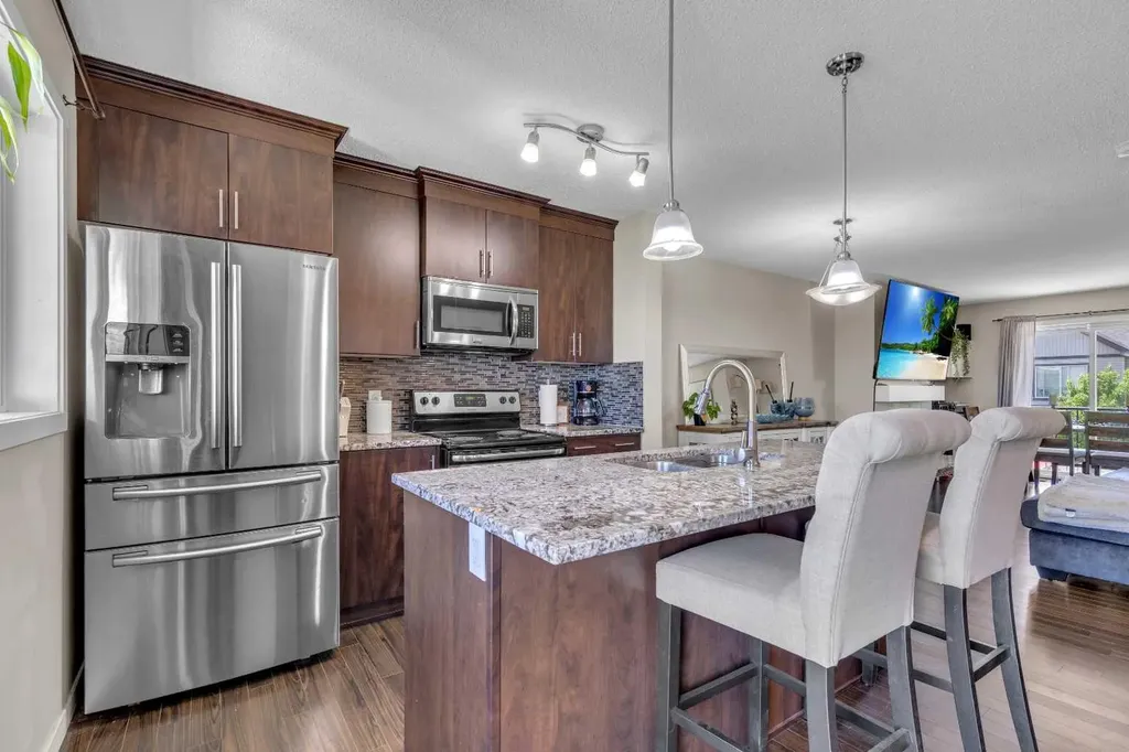 401 Copperpond Landing SE Calgary AB T2G 1Z6