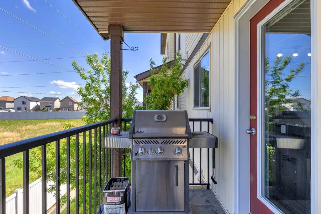 401 Copperpond Landing SE Calgary AB T2G 1Z6