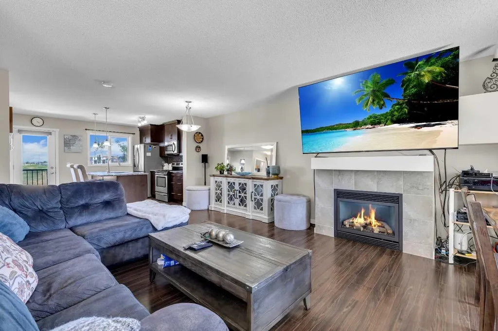 401 Copperpond Landing SE Calgary AB T2G 1Z6