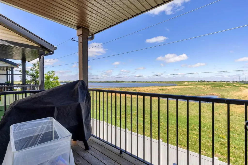 401 Copperpond Landing SE Calgary AB T2G 1Z6