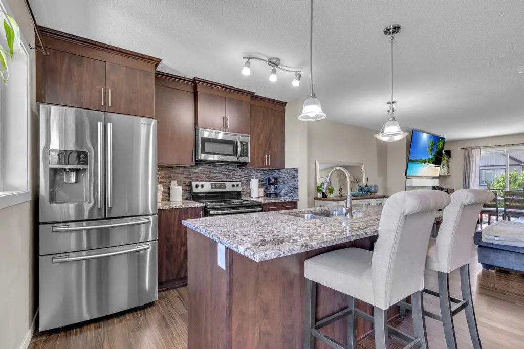 401 Copperpond Landing SE Calgary AB T2G 1Z6