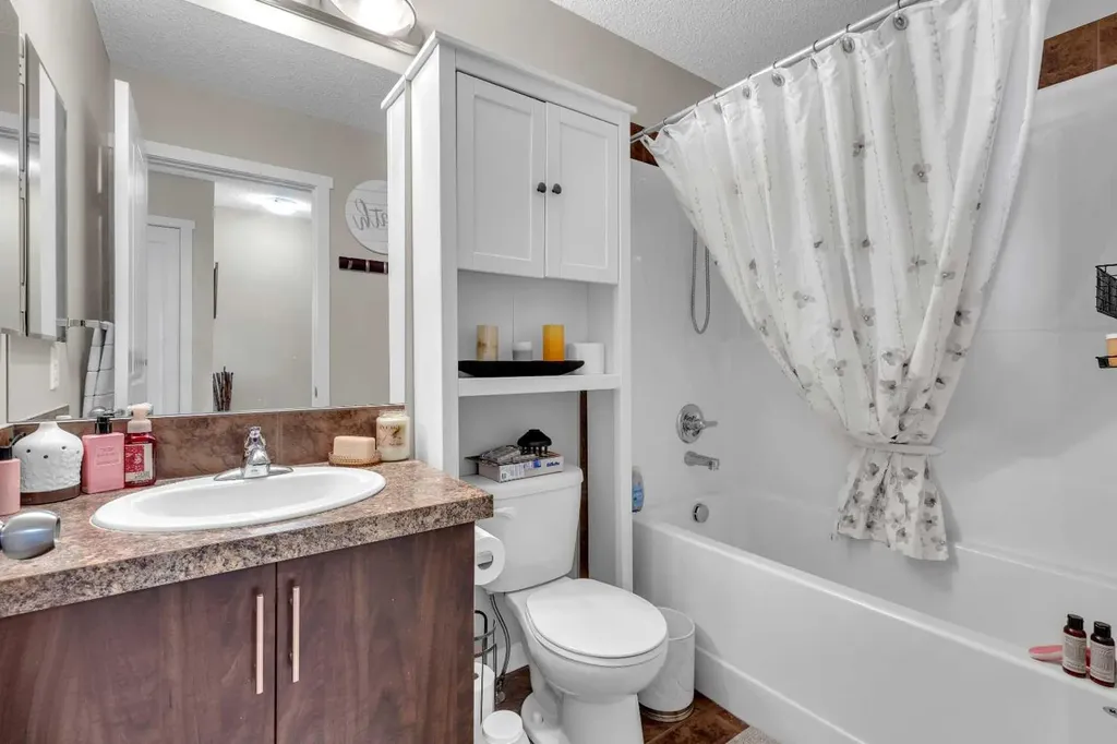 401 Copperpond Landing SE Calgary AB T2G 1Z6