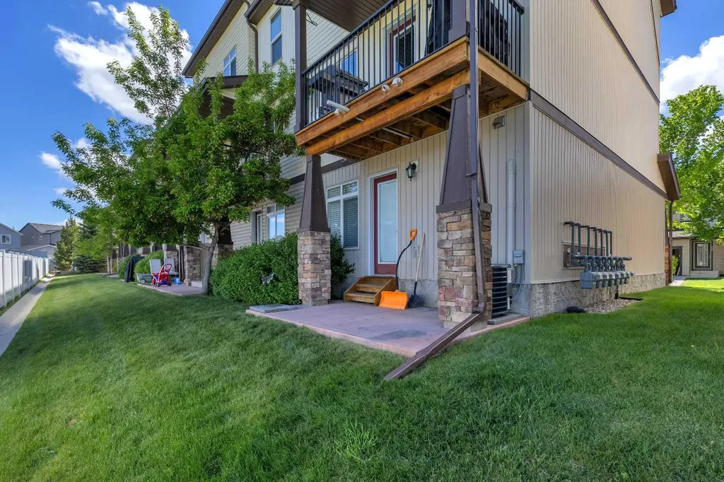 401 Copperpond Landing SE Calgary AB T2G 1Z6