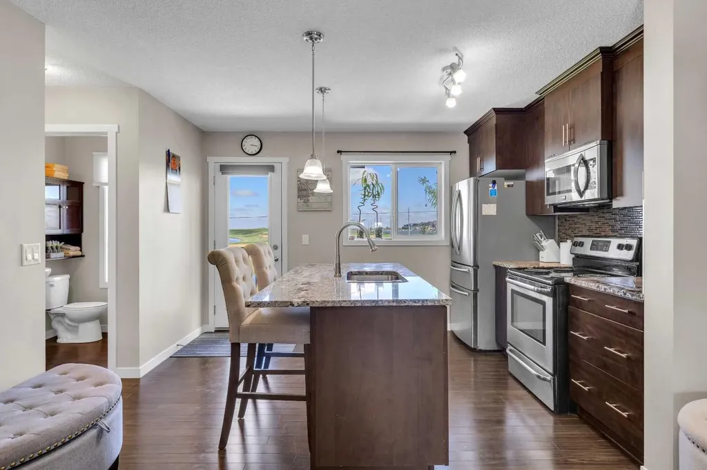 401 Copperpond Landing SE Calgary AB T2G 1Z6