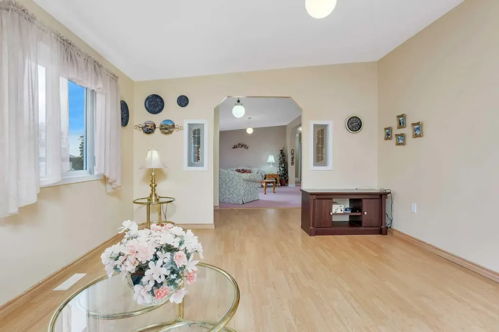 418 6 Street NW Sundre AB T0M 1X0