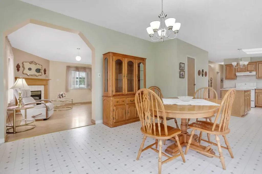 418 6 Street NW Sundre AB T0M 1X0