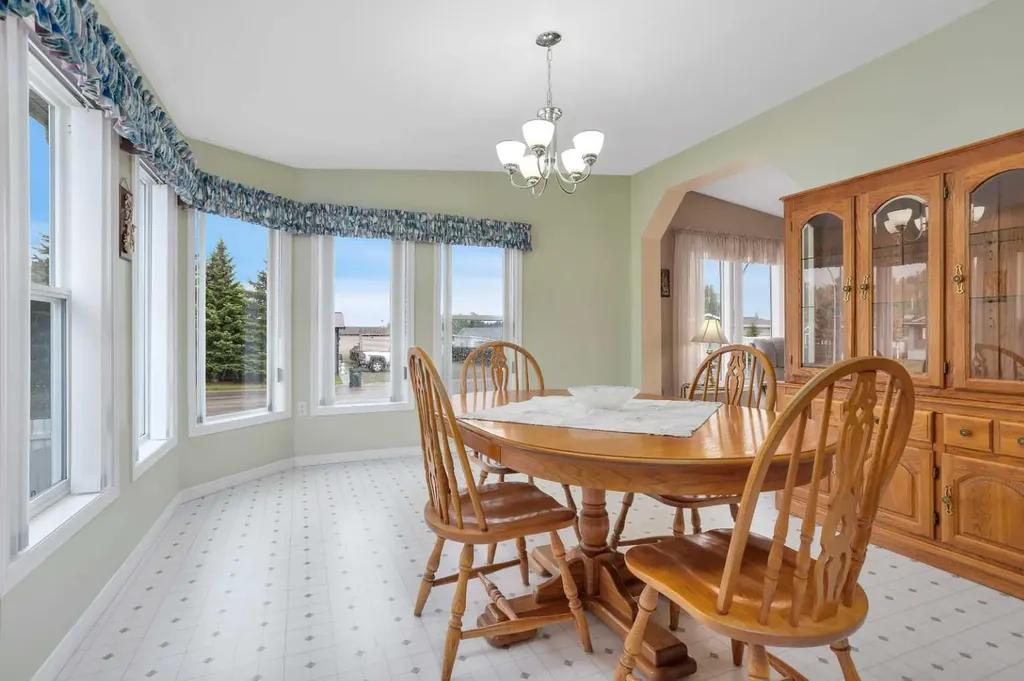 418 6 Street NW Sundre AB T0M 1X0