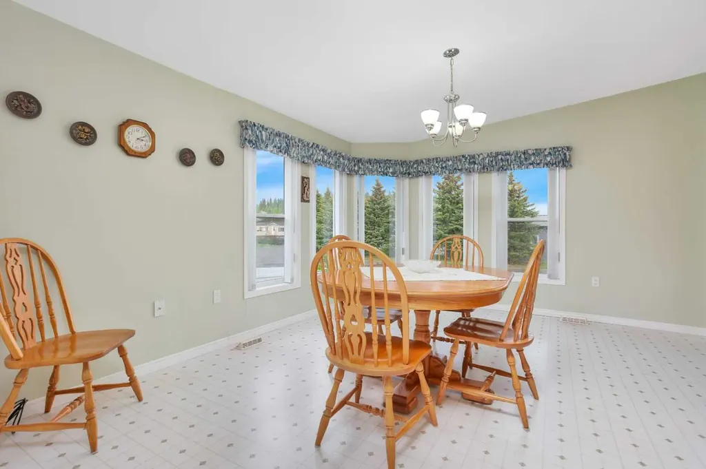 418 6 Street NW Sundre AB T0M 1X0