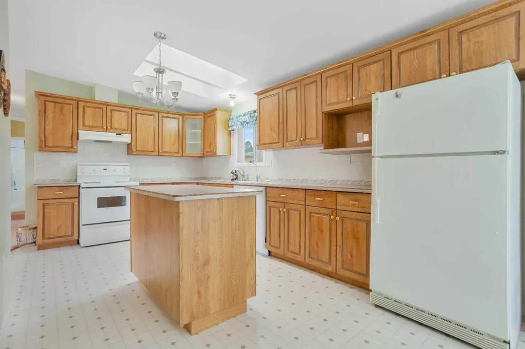 418 6 Street NW Sundre AB T0M 1X0