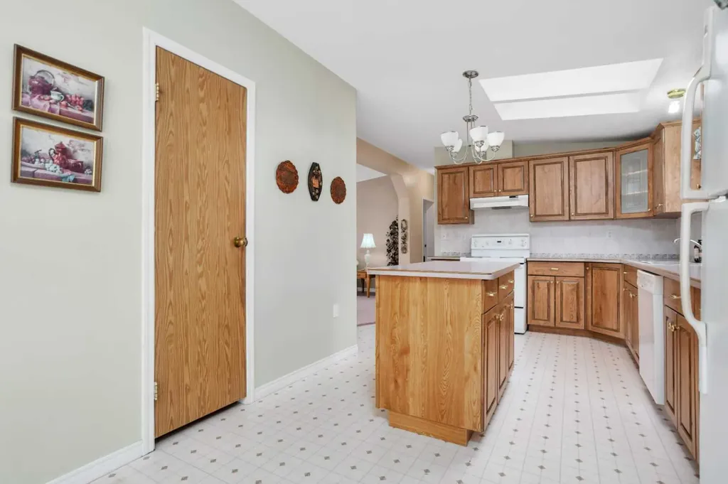 418 6 Street NW Sundre AB T0M 1X0