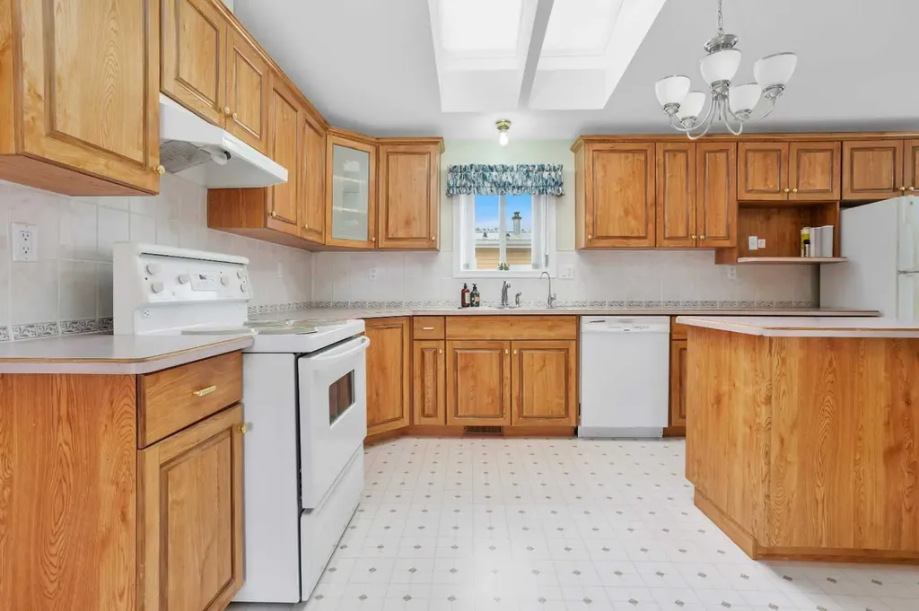 418 6 Street NW Sundre AB T0M 1X0
