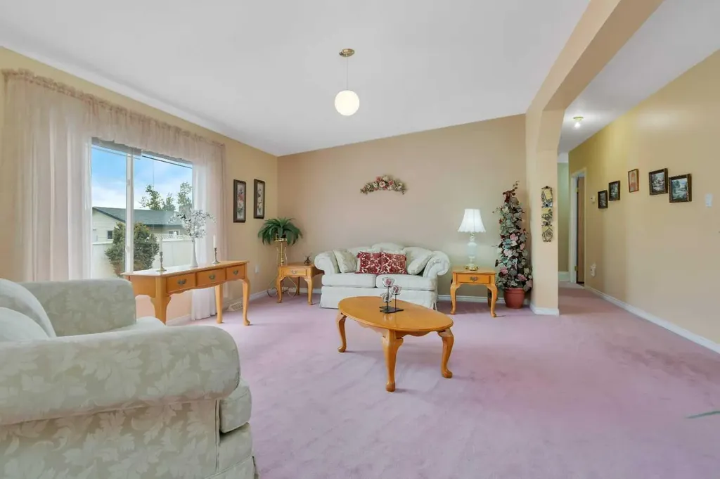 418 6 Street NW Sundre AB T0M 1X0