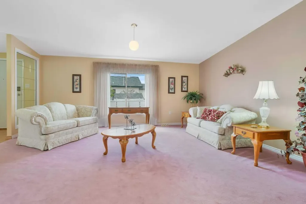 418 6 Street NW Sundre AB T0M 1X0