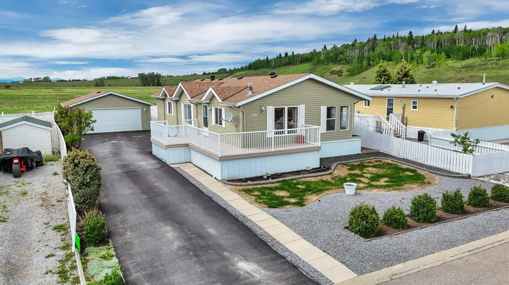 418 6 Street NW Sundre AB T0M 1X0