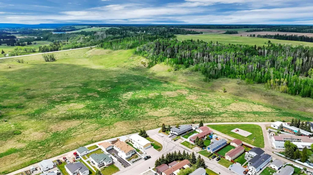 418 6 Street NW Sundre AB T0M 1X0