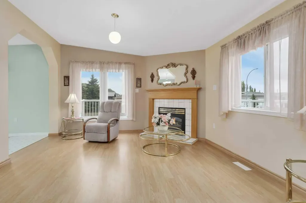 418 6 Street NW Sundre AB T0M 1X0
