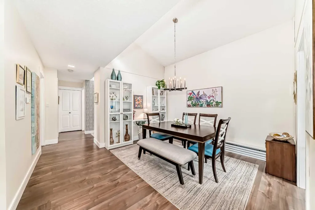 3719B 49 Street NW Calgary AB T3A 2E3