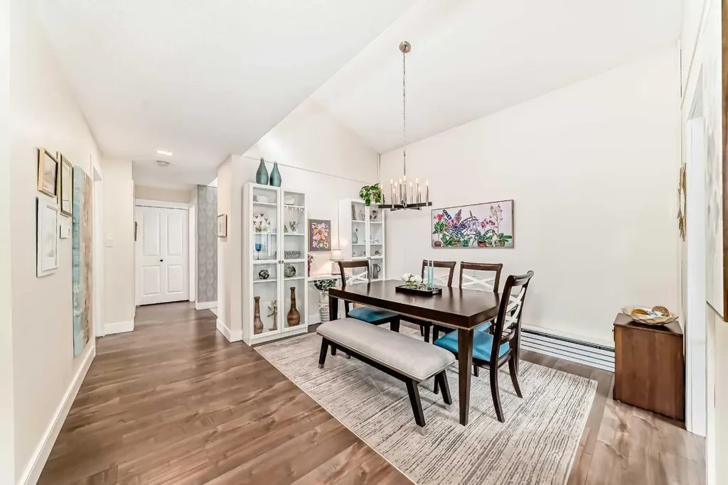 3719B 49 Street NW Calgary AB T3A 2E3