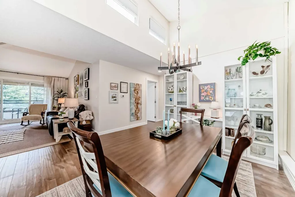 3719B 49 Street NW Calgary AB T3A 2E3