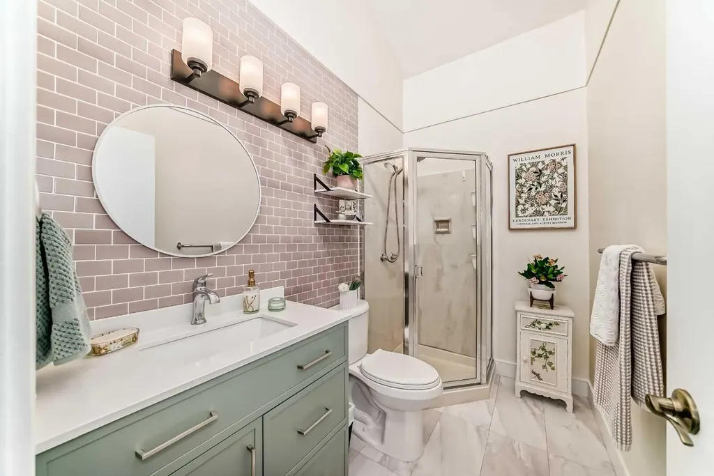 3719B 49 Street NW Calgary AB T3A 2E3