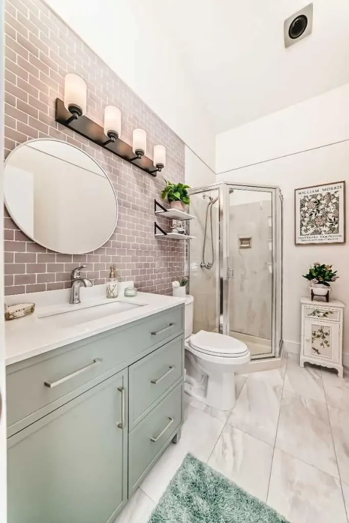 3719B 49 Street NW Calgary AB T3A 2E3