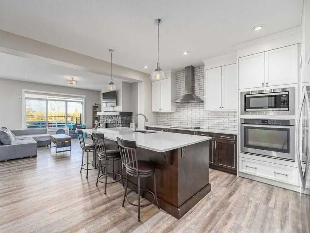 125 Sage Bluff Close NW Calgary AB T3R 1J1