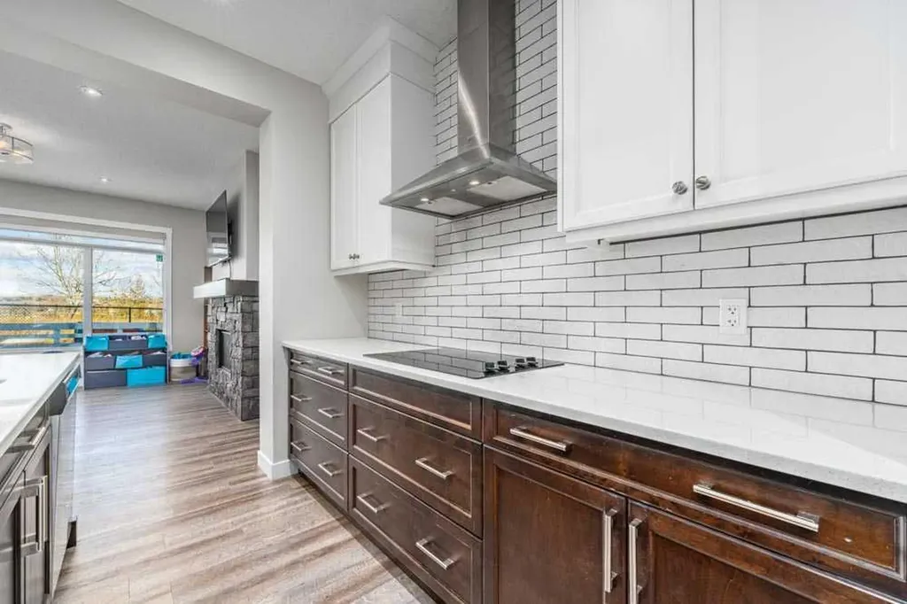 125 Sage Bluff Close NW Calgary AB T3R 1J1