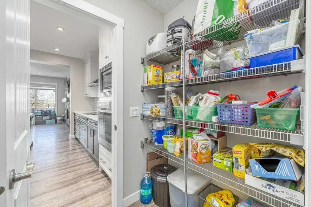 125 Sage Bluff Close NW Calgary AB T3R 1J1