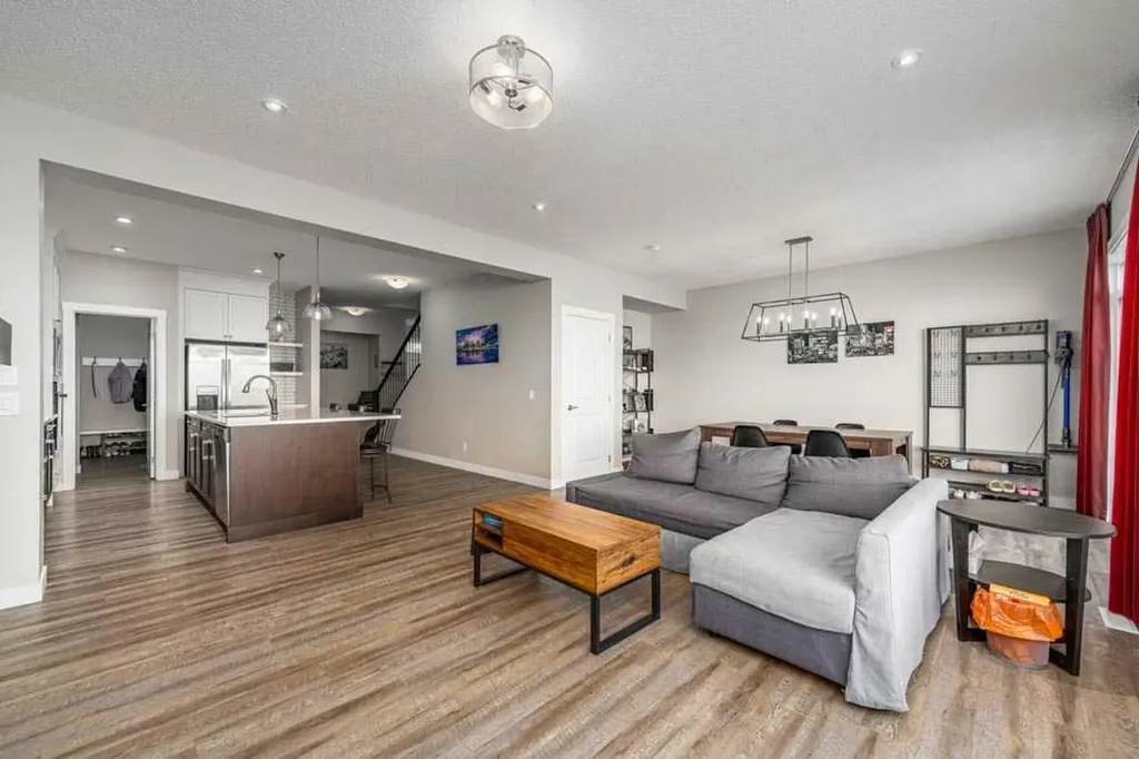 125 Sage Bluff Close NW Calgary AB T3R 1J1