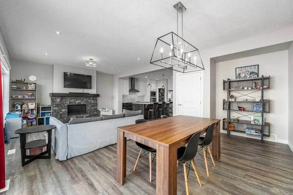 125 Sage Bluff Close NW Calgary AB T3R 1J1