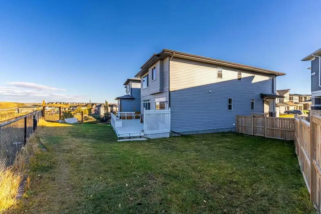 125 Sage Bluff Close NW Calgary AB T3R 1J1